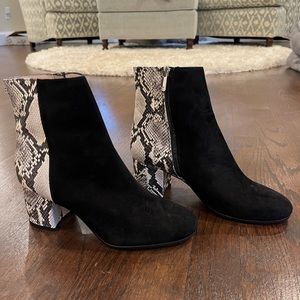 Sam Edelman Gertie BootieNew suede and snake print Size 8